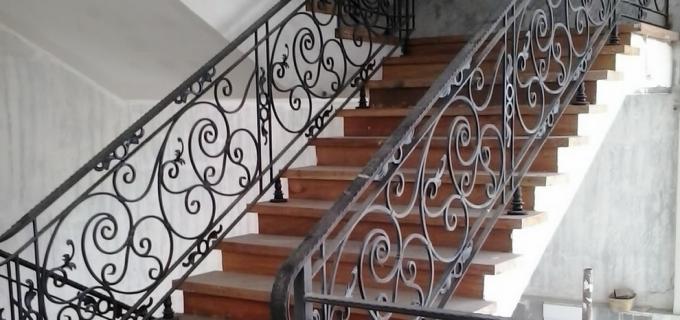 Classic Wrought Iron Staircase Classic Wrought Iron Staircase