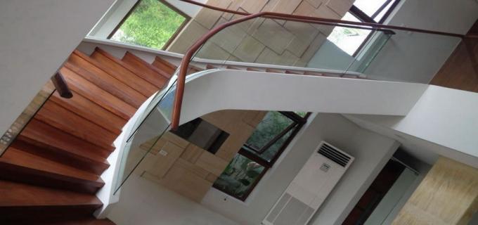Frameless Glass Winding Staircase Frameless Glass Winding Staircase